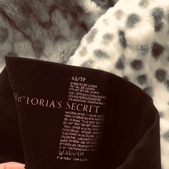 2 pairs of Victoria secret leggings small - Picture 5 of 7